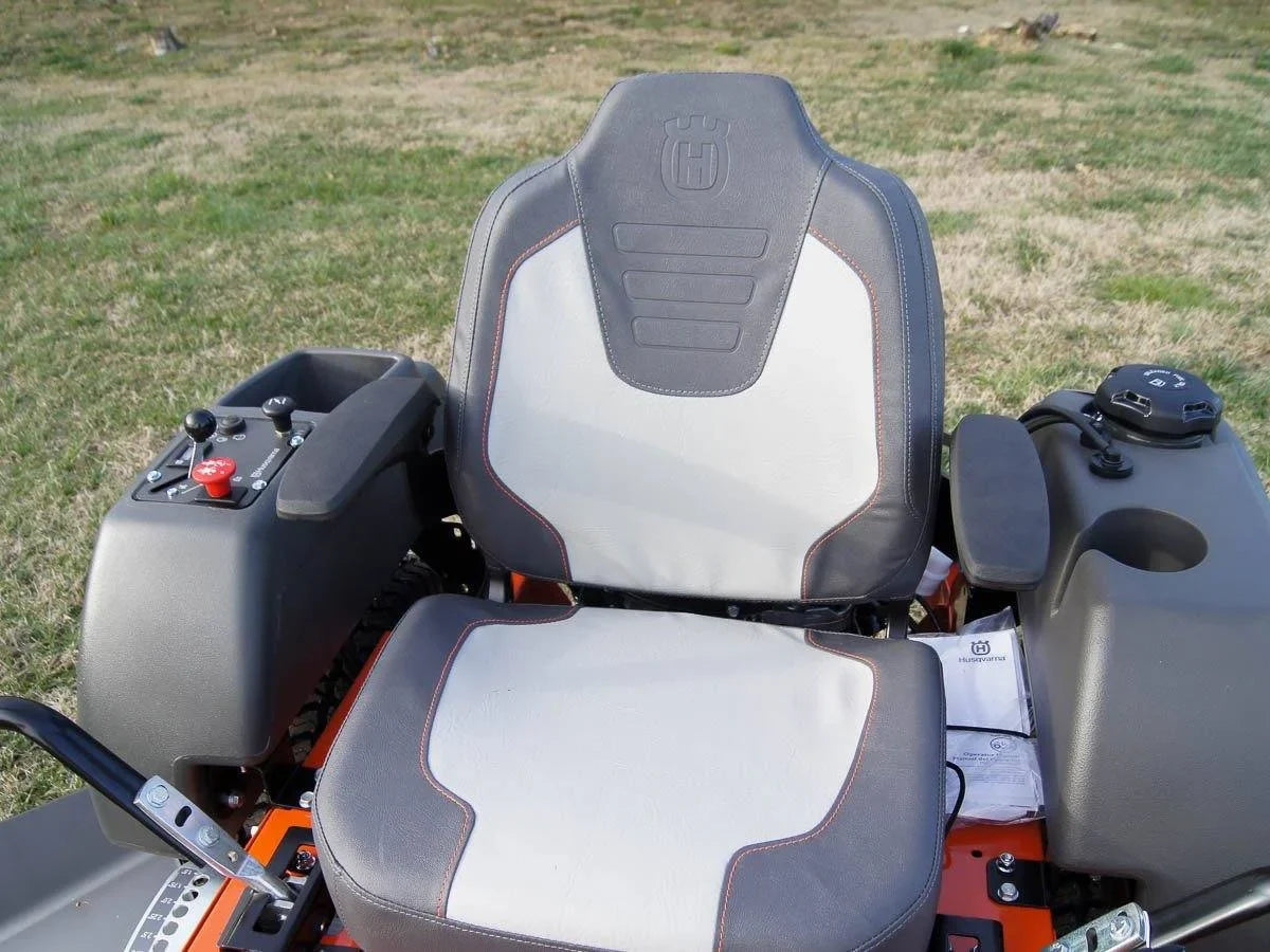 Husqvarna MZ61 61" Zero Turn Lawns Mowers 24HP KAW (Scratch and Dent)