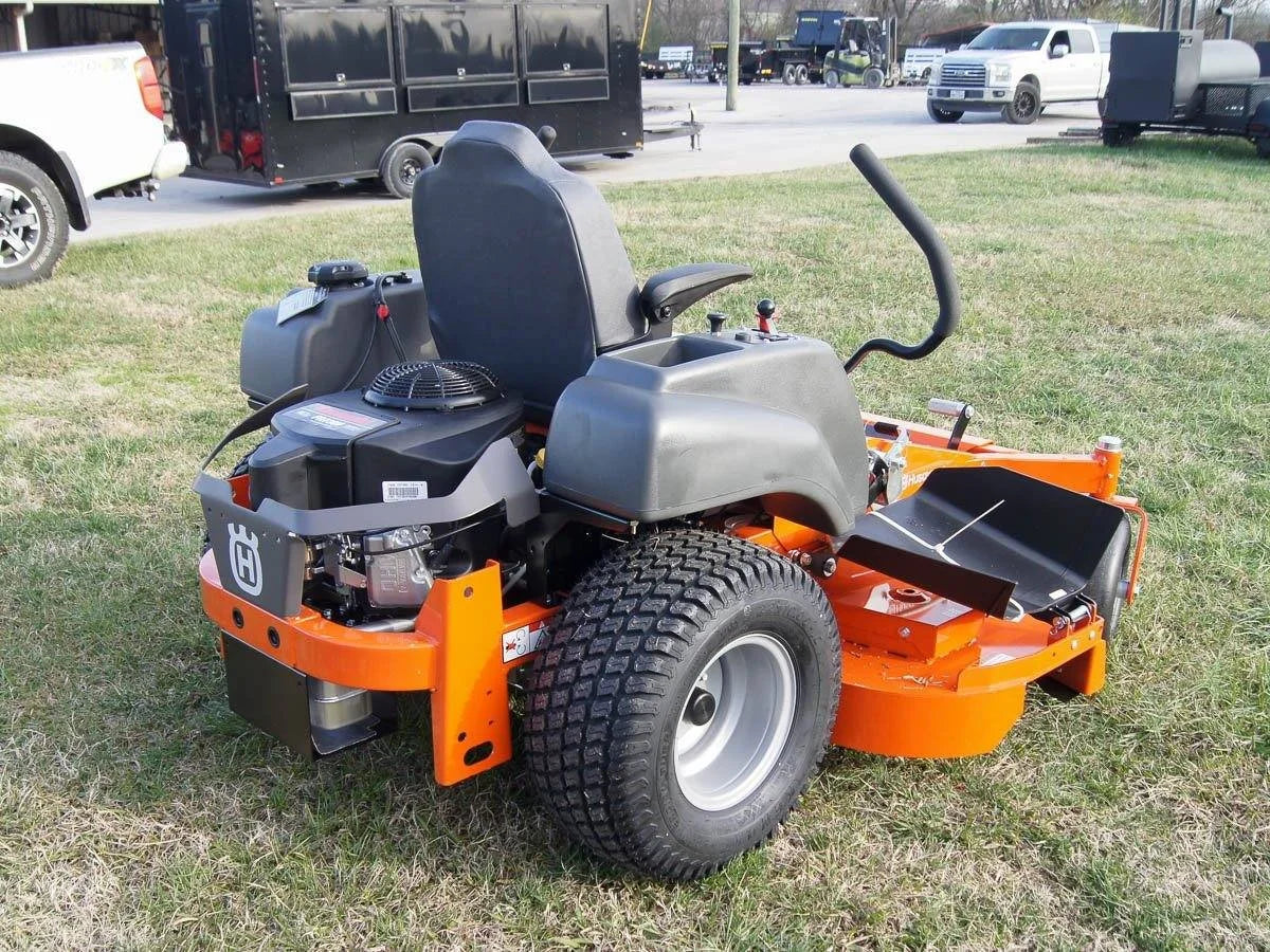 Husqvarna MZ61 61" Zero Turn Lawns Mowers 24HP KAW (Scratch and Dent)
