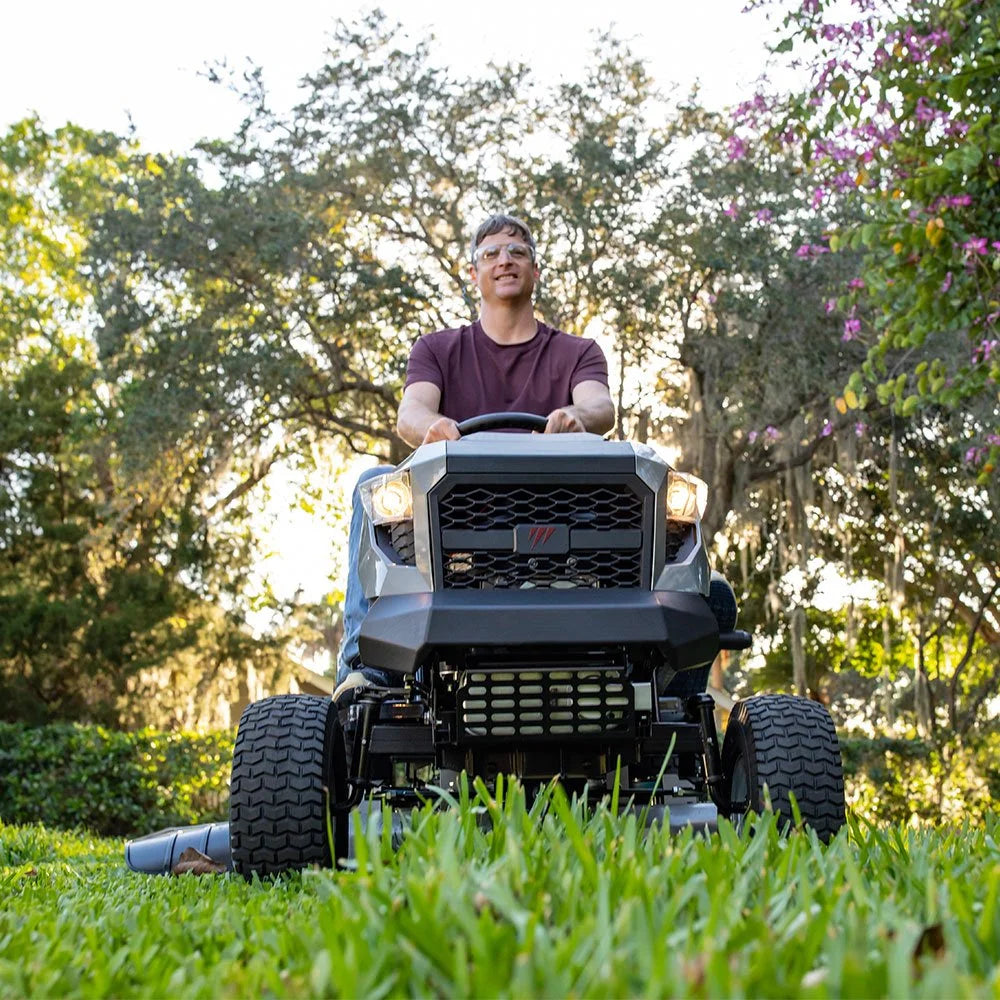 Murray MT100 42 in. 13.5 HP 500cc E1350 Series Briggs and Stratton Engine 6-Speed Manual Gas Riding Lawn Tractor Mowers