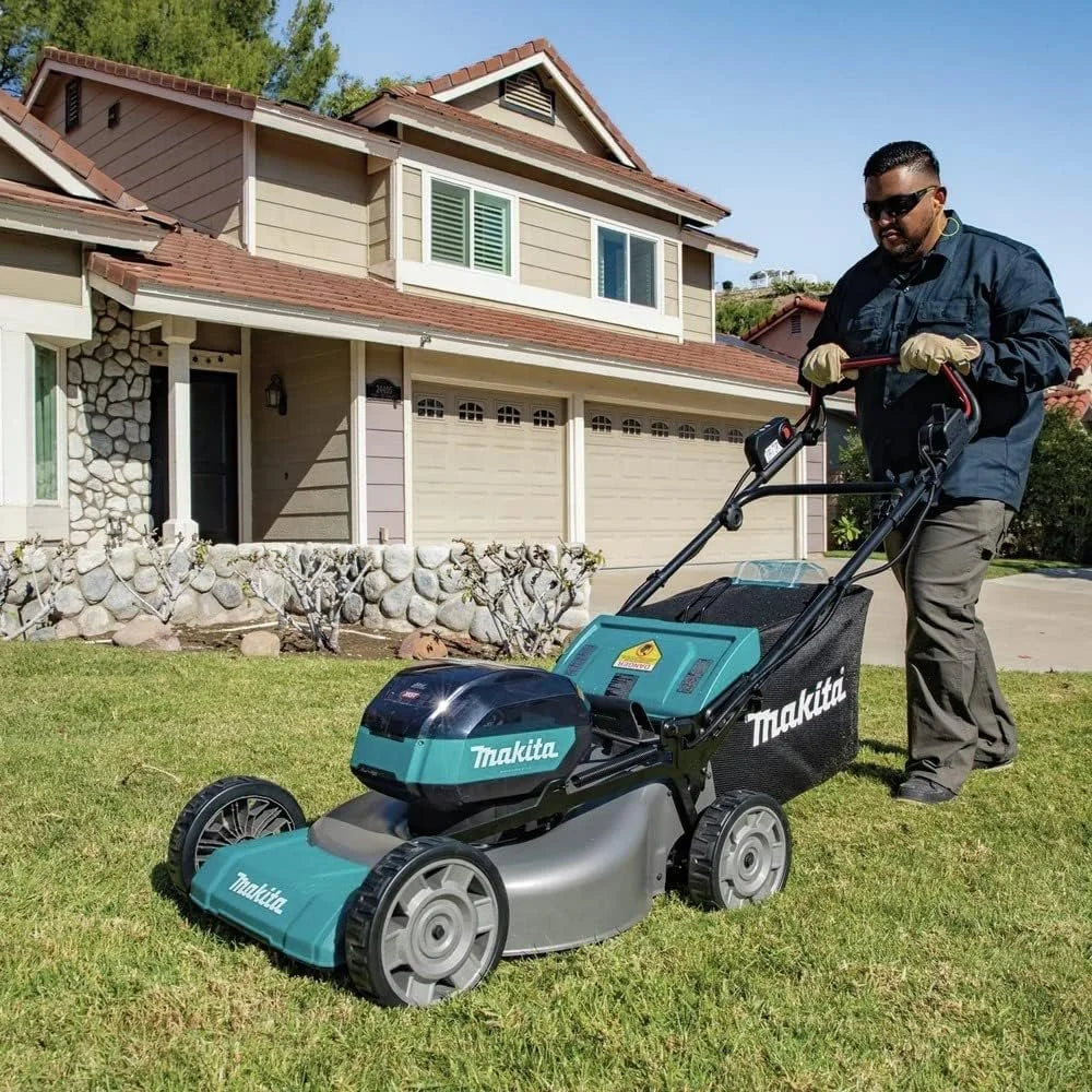 Makita 40V max XGT Brushless 21" Self‐Propelled Commercials Lawn Mowers Kit GML01PL
